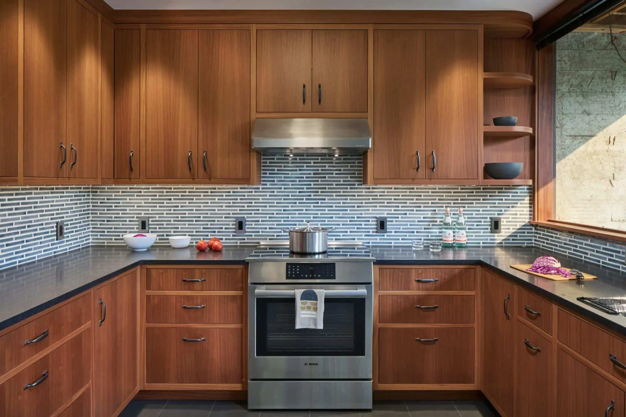 kodis-salmon-kitchen oven wall